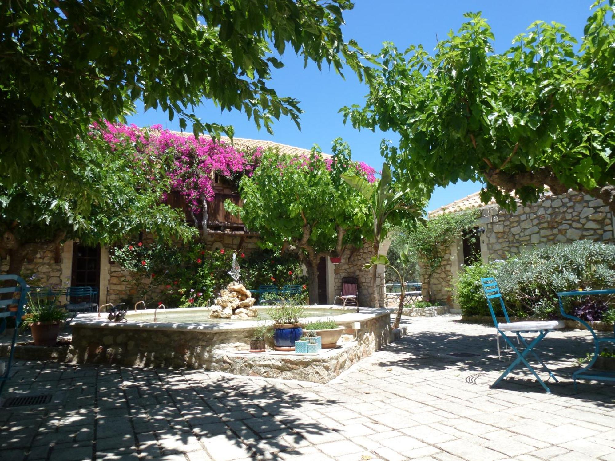 Tsivouli Accommodation Lithakia  Exteriör bild