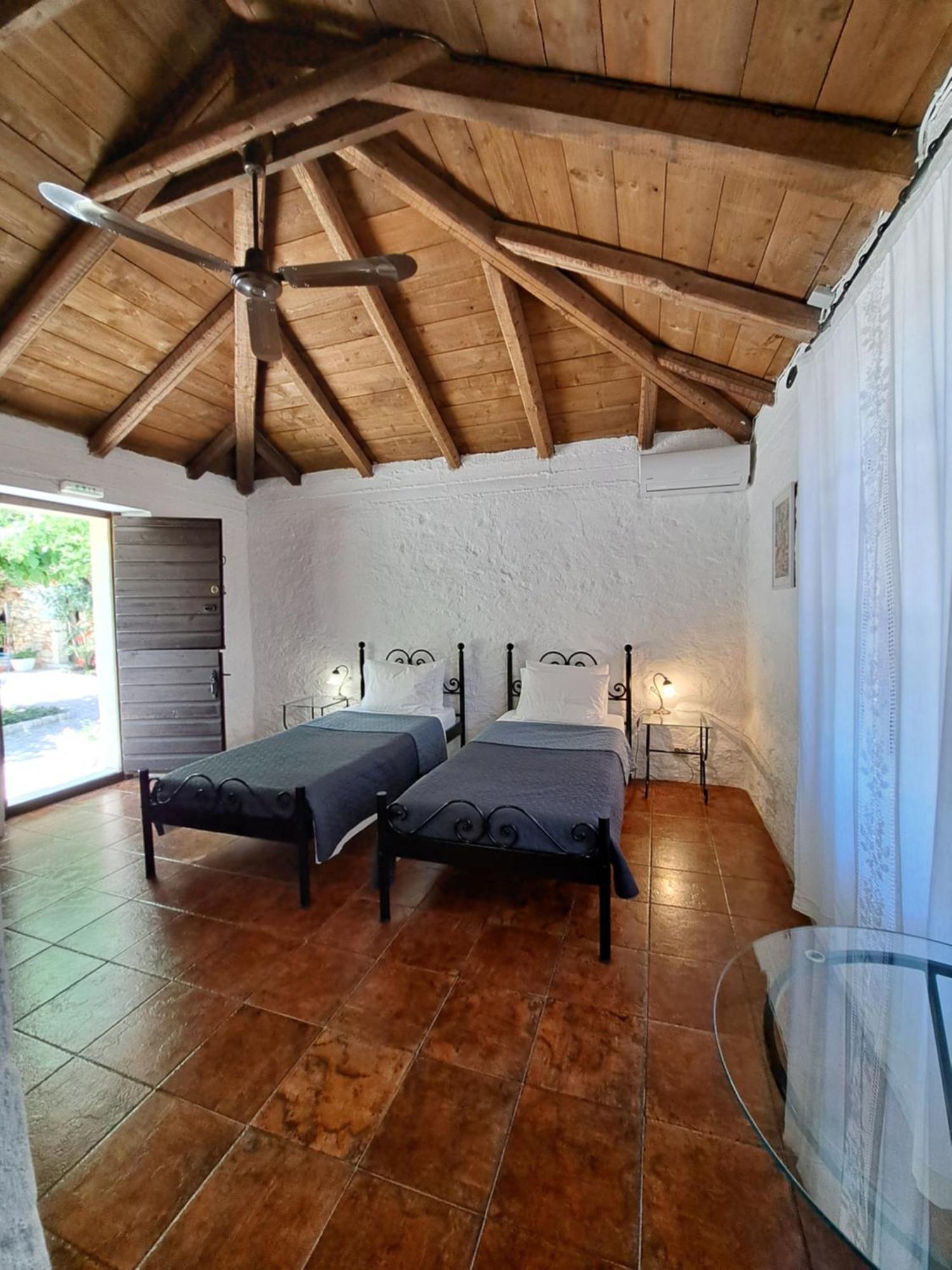 Tsivouli Accommodation Lithakia  Exteriör bild
